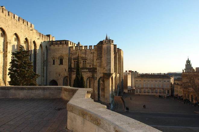 Régina, Avignon