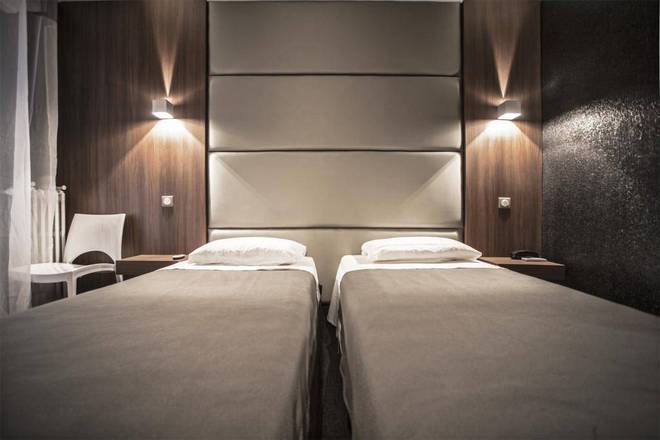 Hotel Schtak, Cannes