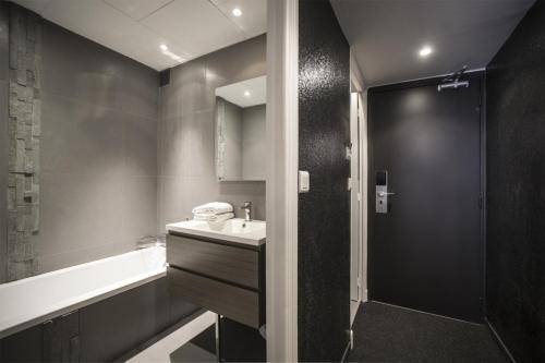 Hotel Schtak, Cannes