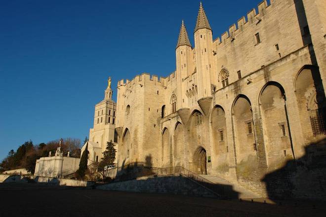 Régina, Avignon