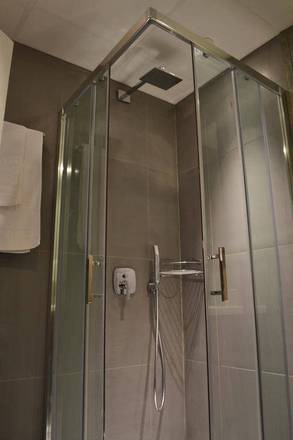 Hotel Schtak, Cannes