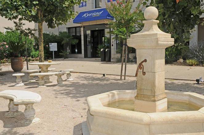 Kyriad Avignon Courtine Gare TGV, Avignon