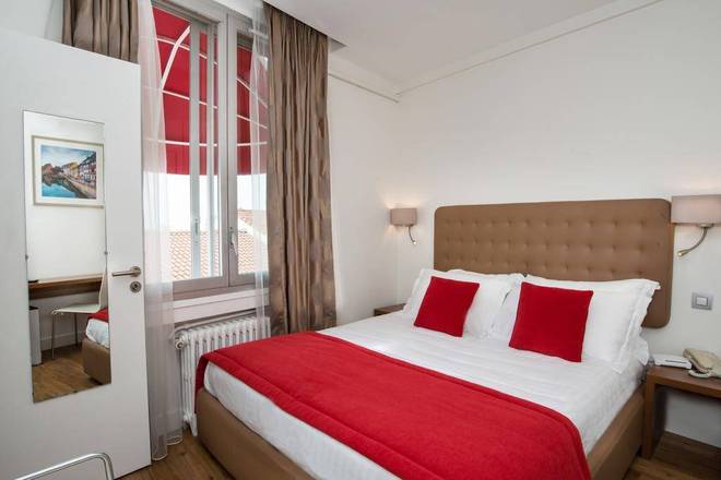 Hôtel De France, Cannes