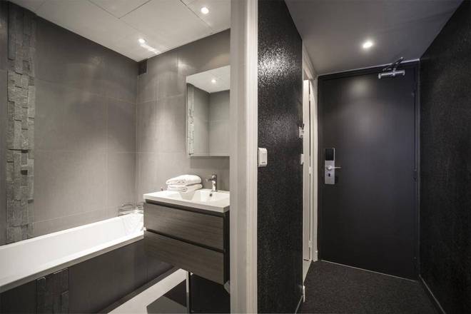 Hotel Schtak, Cannes