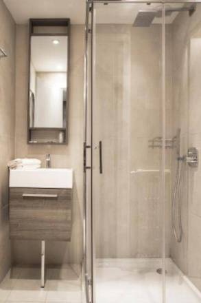 Hotel Schtak, Cannes